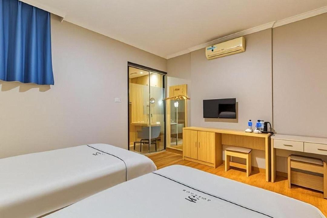 Qiqiaowu Hotel Beijing Daxing Airport Line Caoqiao Subway Station Branch Exterior foto